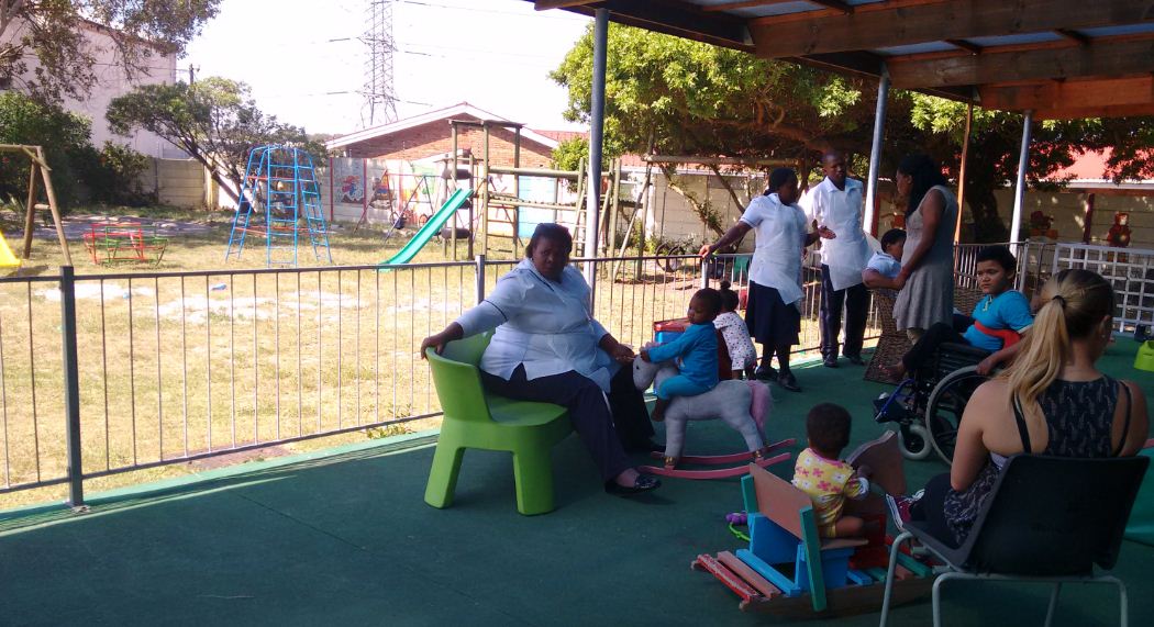 Trabalho voluntário realizado com crianças, na África do Sul. Tipos de intercâmbio