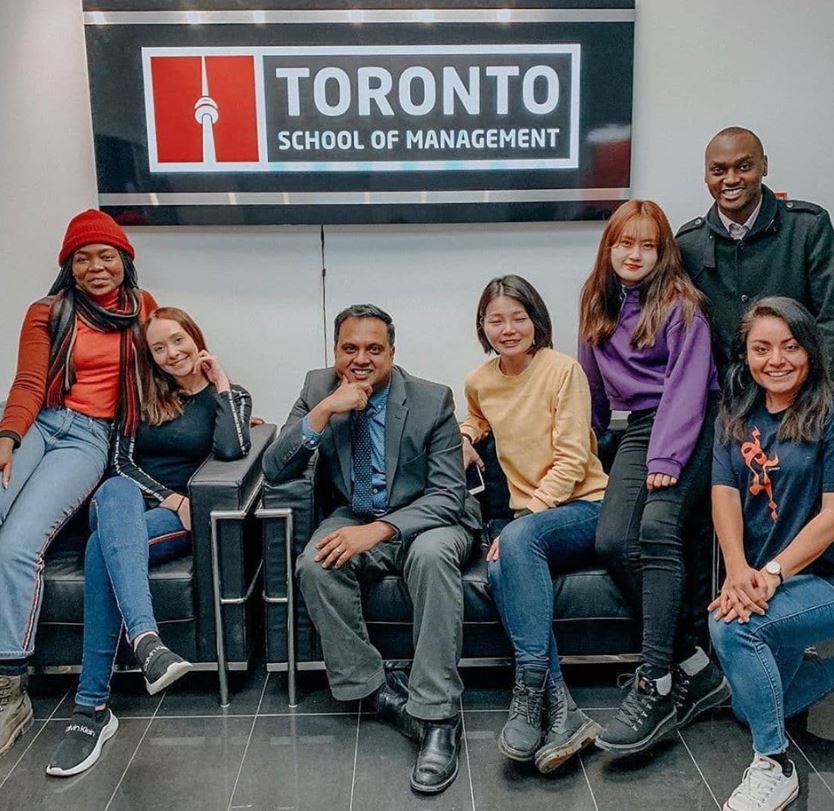 Estudantes De Marketing Da Toronto School Of Management